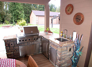 Outdoor bbq in custom home by Universal Construction